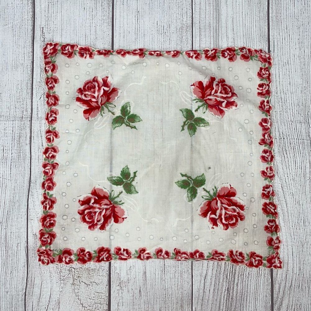 Vintage floral print handkerchief w/scalloped edges 
12”x13”